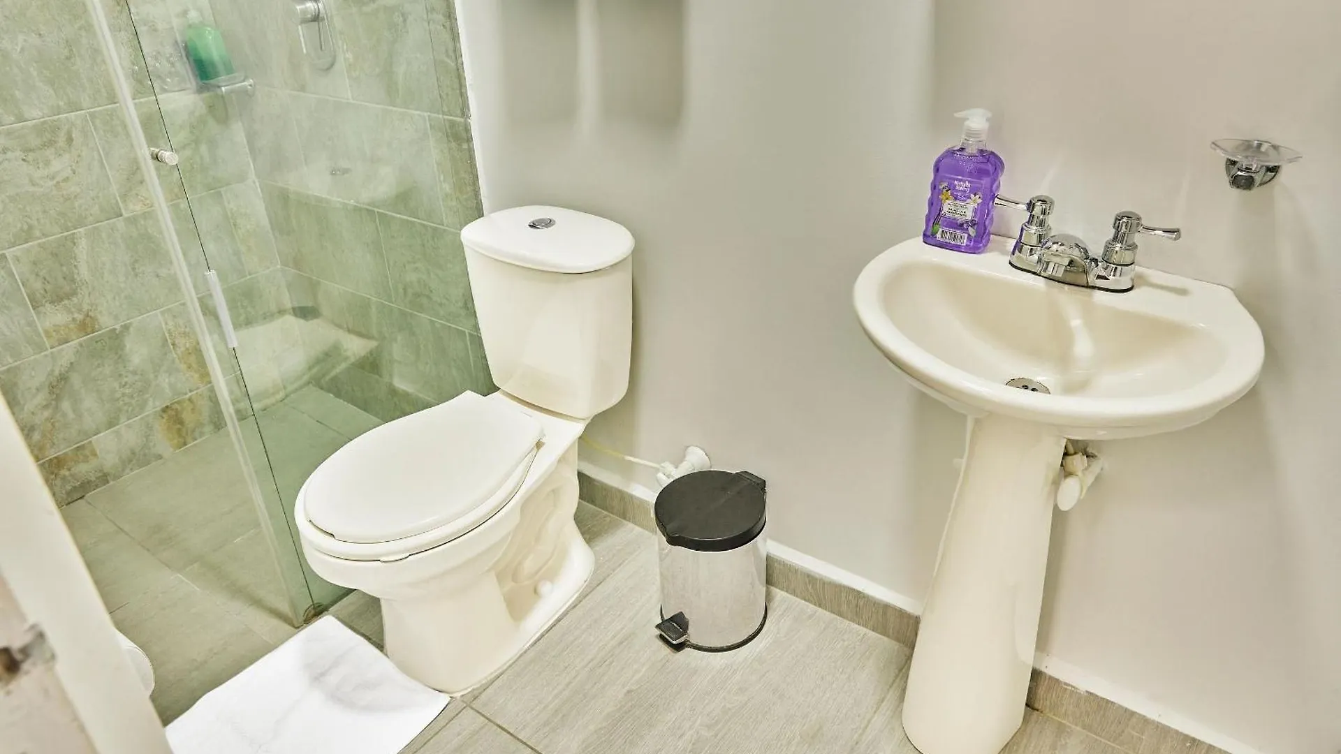 Apartamentos Y Loft En Zona Rosa De Laureles Medellin 0*,