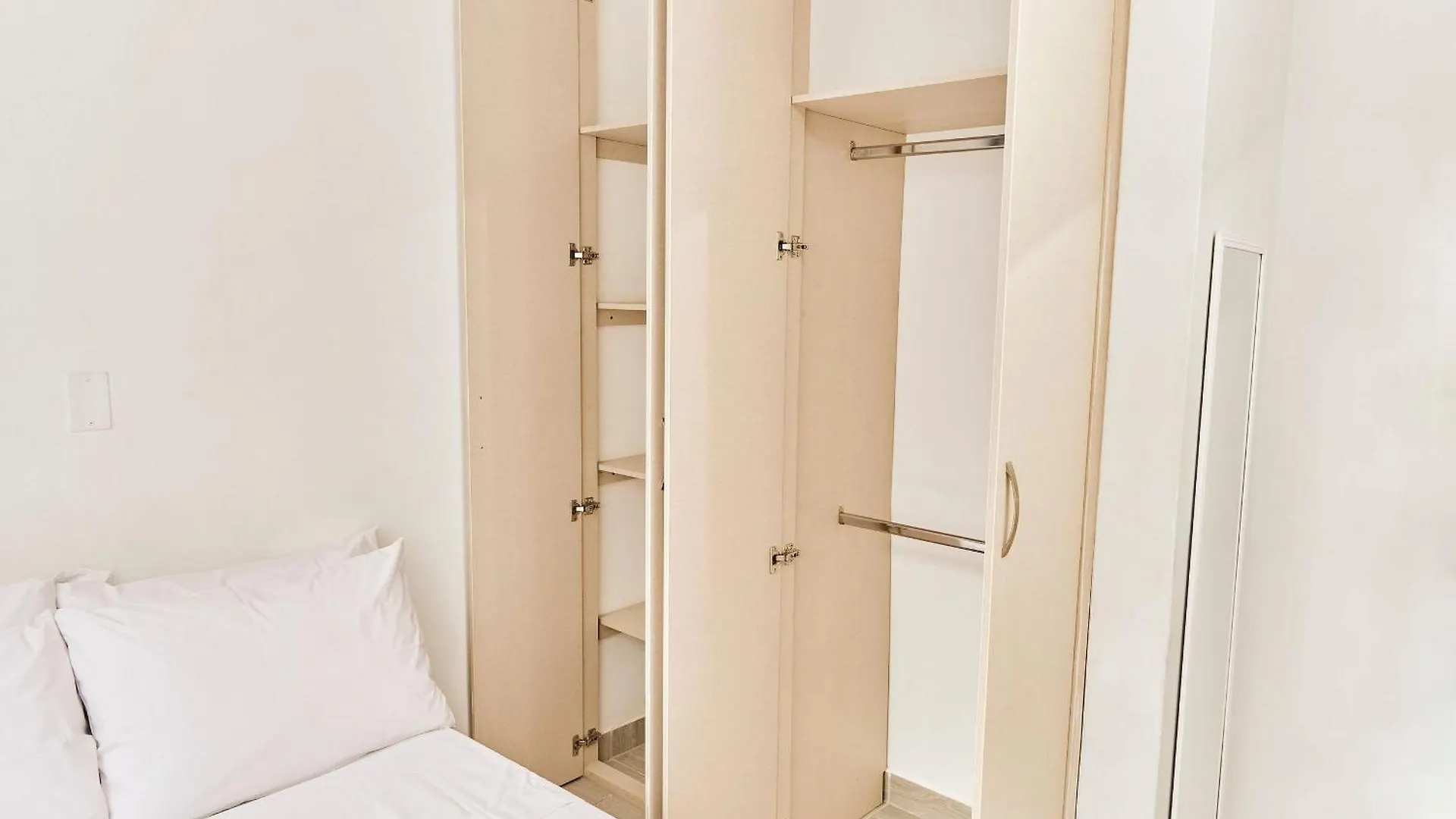 Apartamentos Y Loft En Zona Rosa De Laureles Medellin 0*,  Colombia
